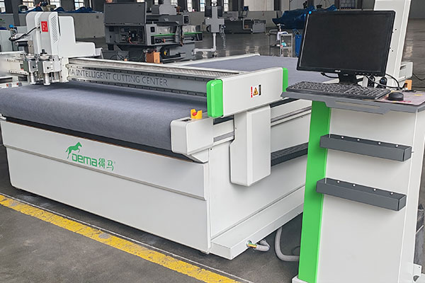 得馬F11-1625高速裁切機(jī)